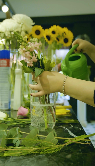 Paşabahçe Kavanoz Vazoda Romantik Çiçekler