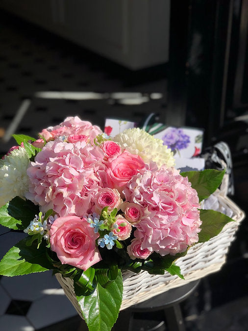 Rosa nigrum Gift Basket