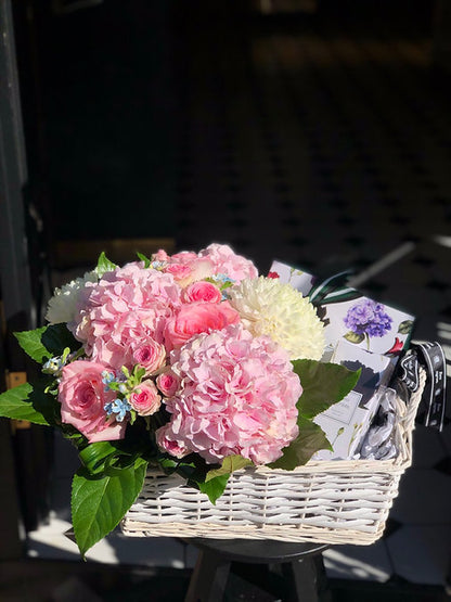 Rosa nigrum Gift Basket